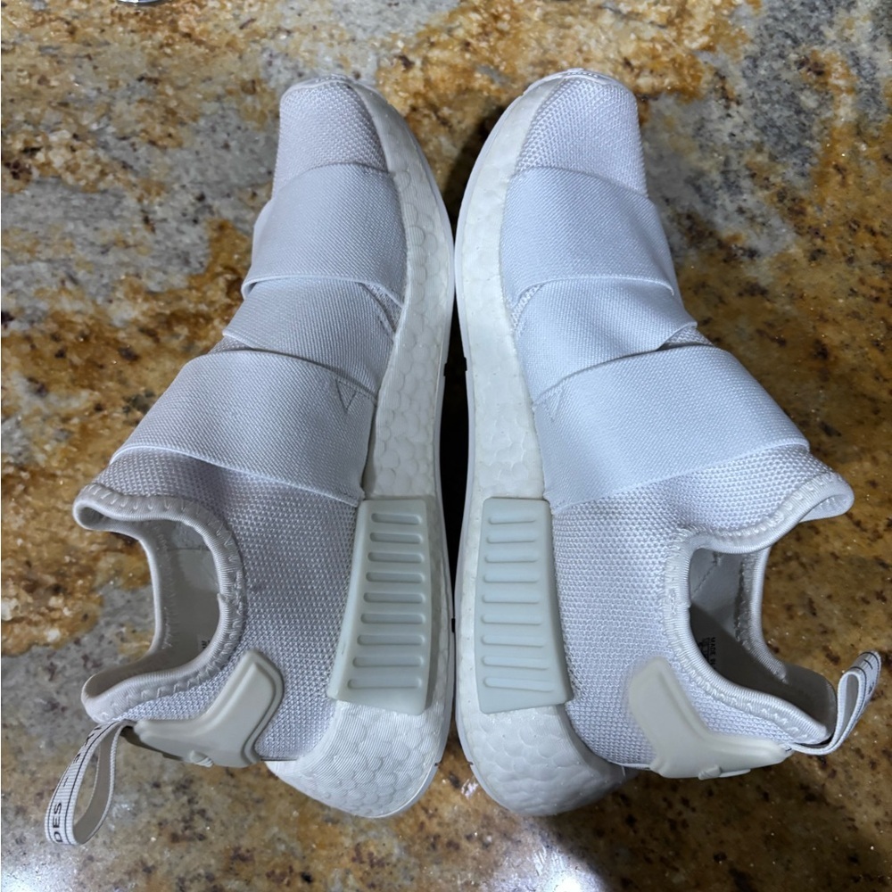 Adidas NMD R1 size 5 - Picture 7 of 9